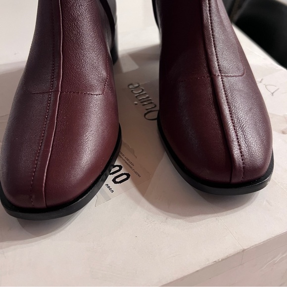 Quince Italian Leather Stretch Sock Sleek Heeled Boots Merlot NWT - Picture 3 of 7
